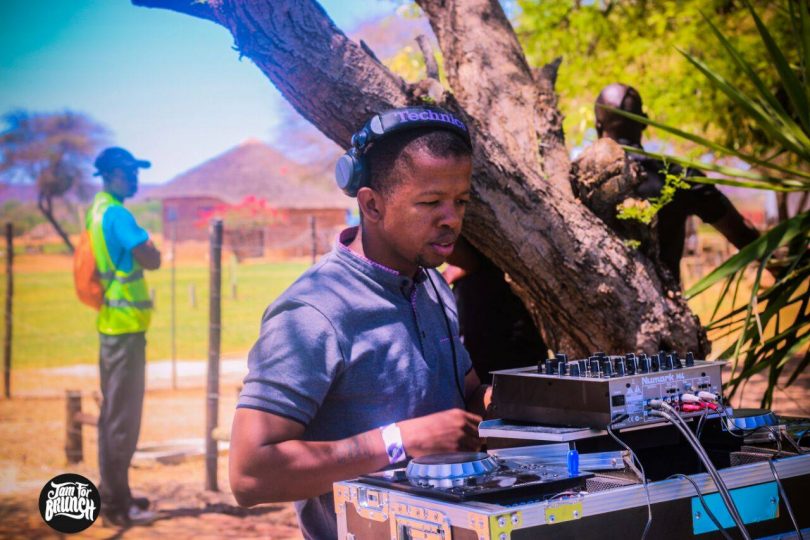 The dj took us to South America & the Congo with his set