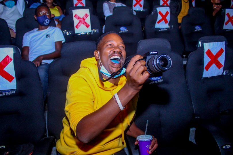 JONNY PULA ENJOYING SHOW